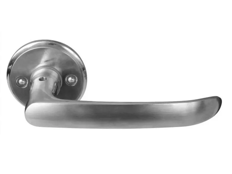 Dørhåndtak matt krom l-grep l-formet til innerdører med en tykkelse på 30-45 mmdørhåndtaket er i krommassive rosetter nøkkelhull
